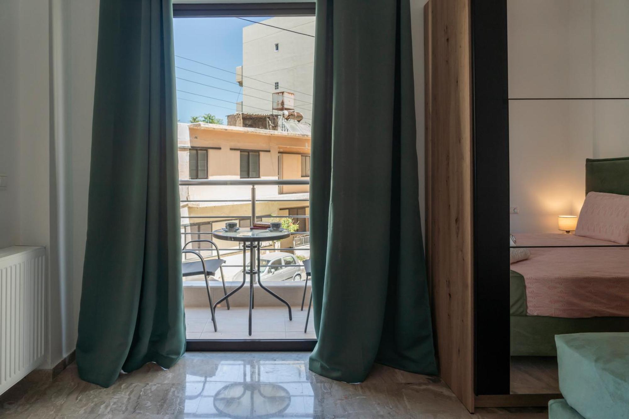 Neon 2Br Luxurious Central Apt Heraklion Екстериор снимка